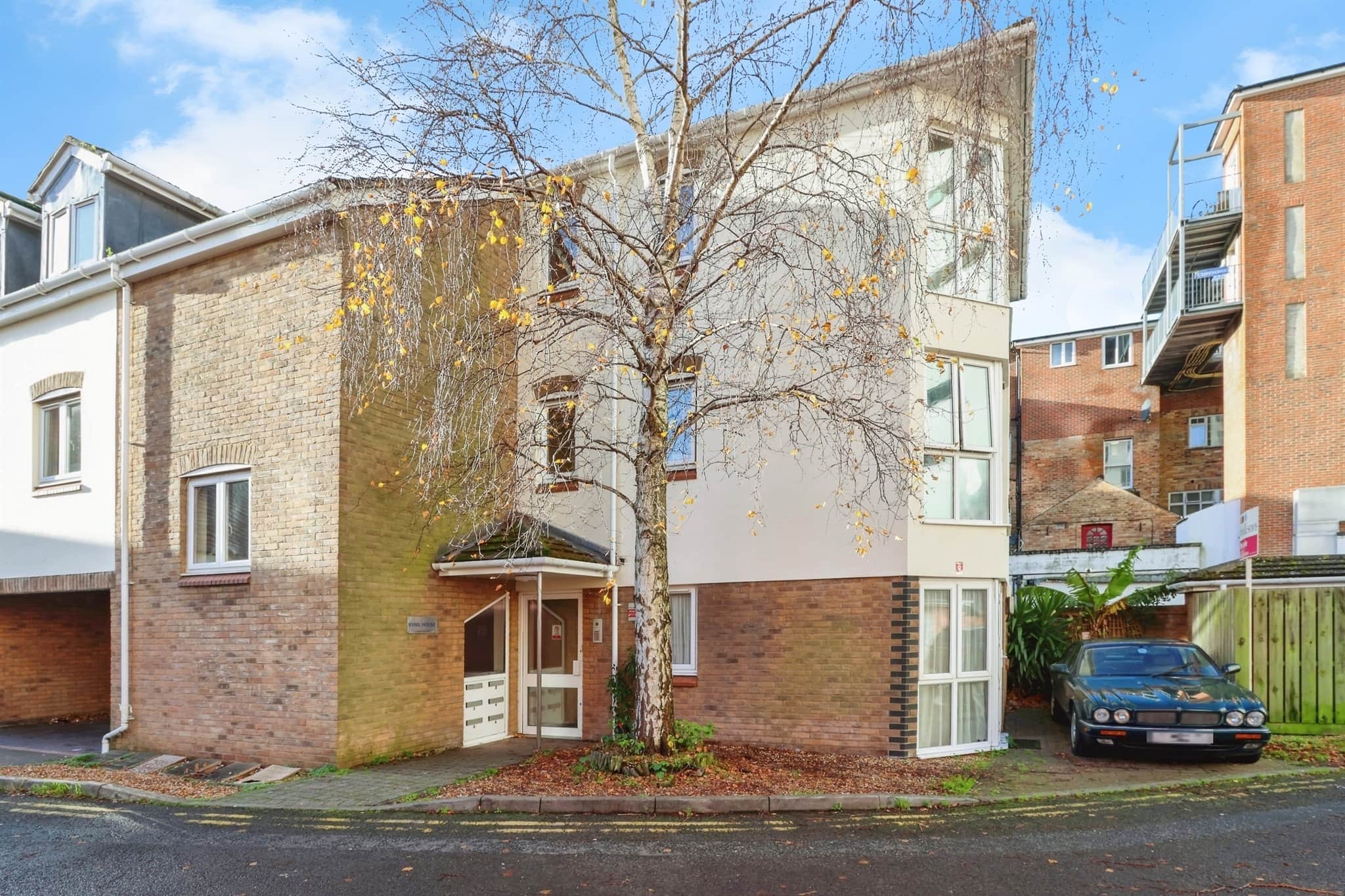 Property photo 0