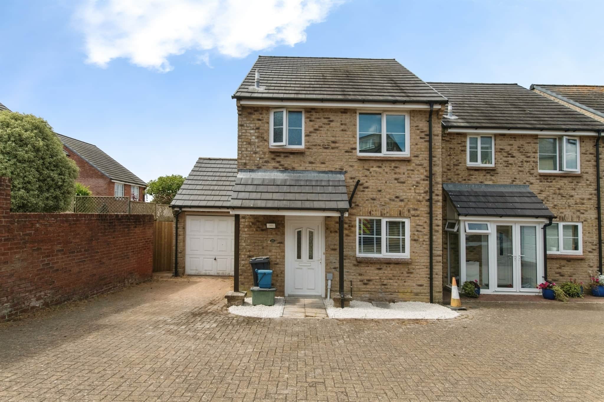 Property photo 0